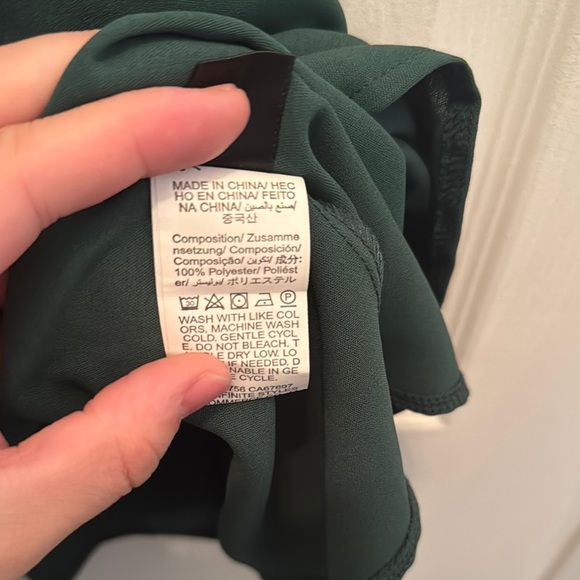 Elegant Green Sleeveless Top - Picture 4 of 6